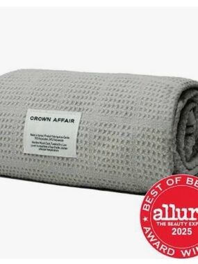 Crown Affair Waffle Towel - Green